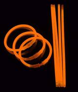 Bracelets lumineux fluo de toutes les couleurs, en vrac et dans un verre — vue 7