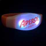 Bracelet LED en silicone blanc, boîtier lumineux au centre — vue 7