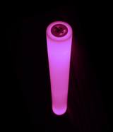 Quatre bâtons mousse lumineux LED allumés en rouge, vert et bleu — vue 6